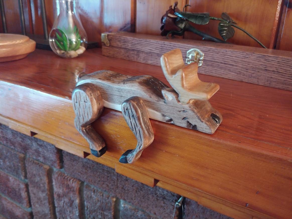 Small deer shelf sitter, 6", right