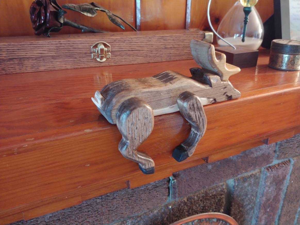 Small deer shelf sitter, 6", right