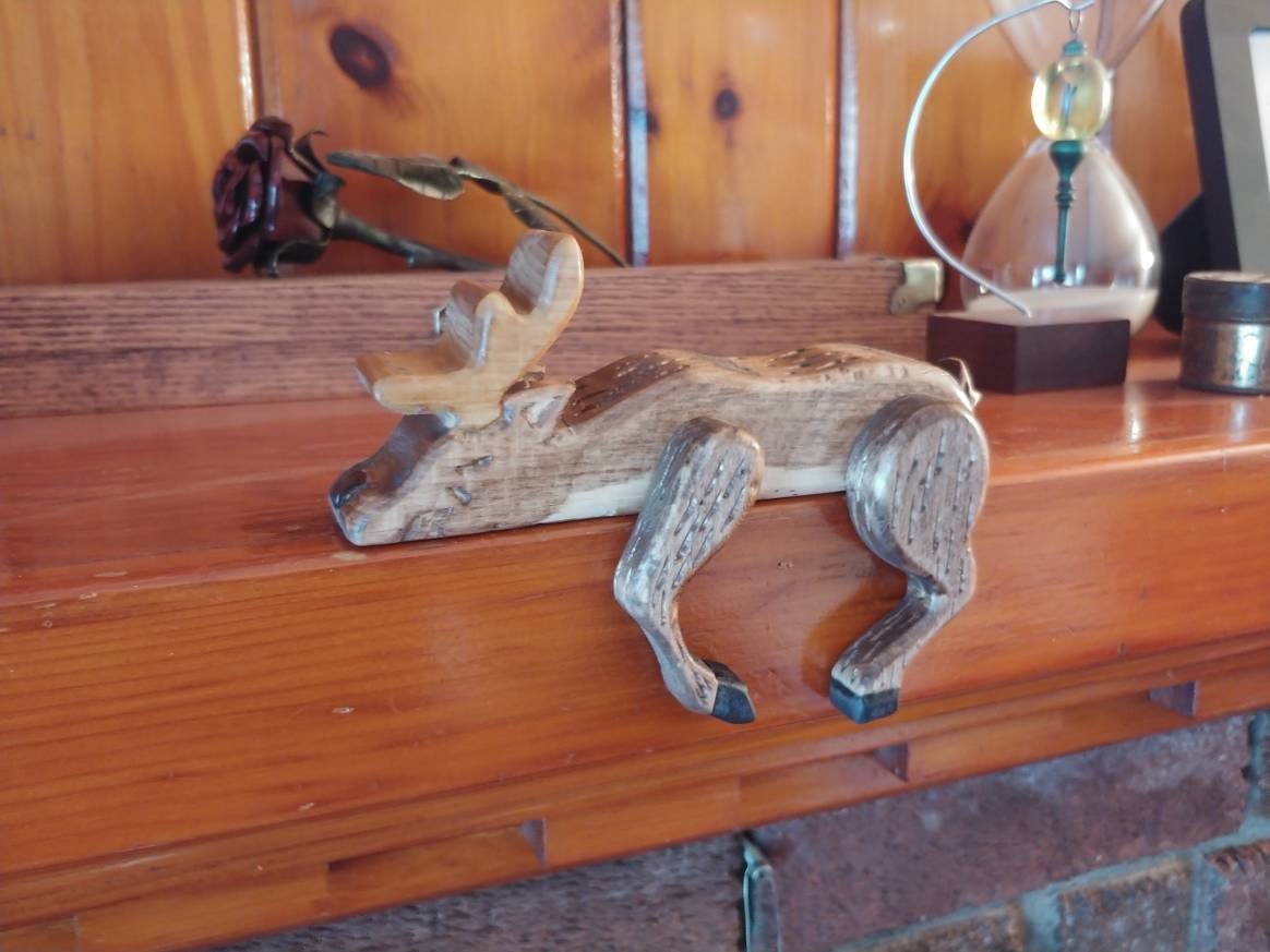 Small deer shelf sitter, 6", left