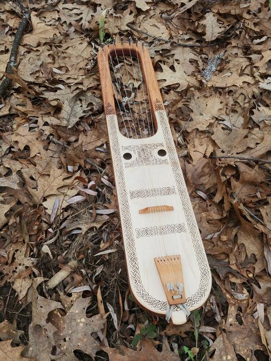 Nimue, 7 string anglo-saxon lyre, full size mahogany and maple
