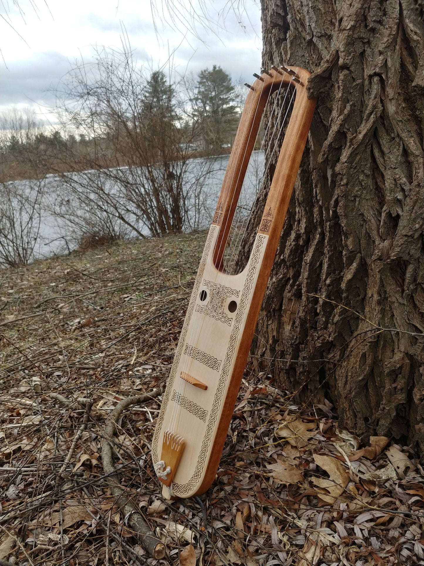 Nimue, 7 string anglo-saxon lyre, full size mahogany and maple