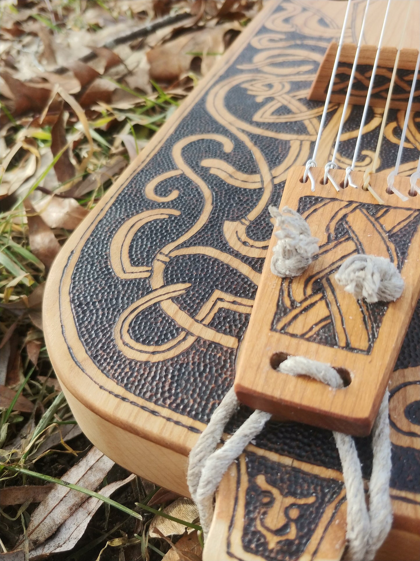 Memory, anglo-saxon lyre, full size cherry and maple